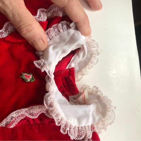 Vintage Red Velvet Baby Dress with Lace Collar - Picture 5 of 8